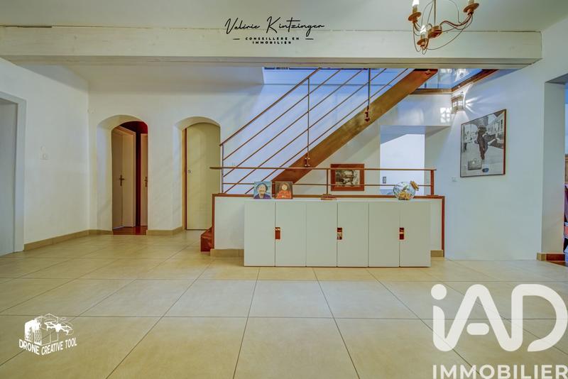 Maison - 215 m² - 9 pièces