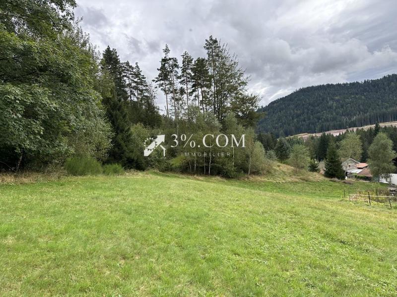 Terrain constructible - 1 800 m²