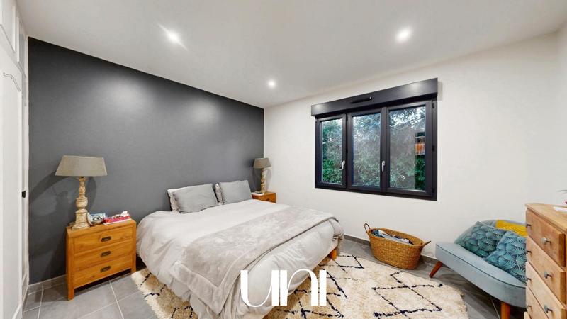 Maison - 208 m² - 9 pièces