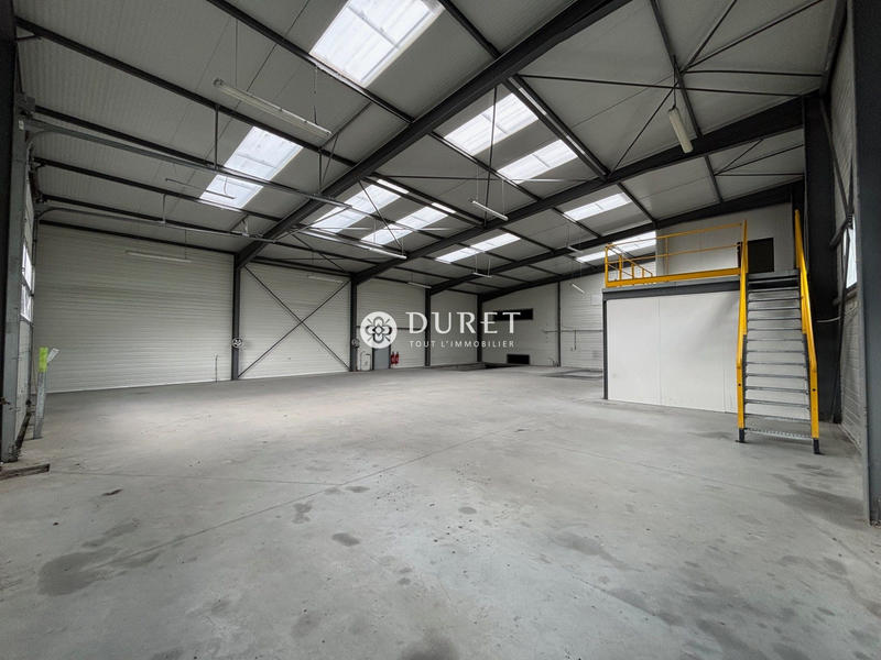 Local d'activités - 409 m²