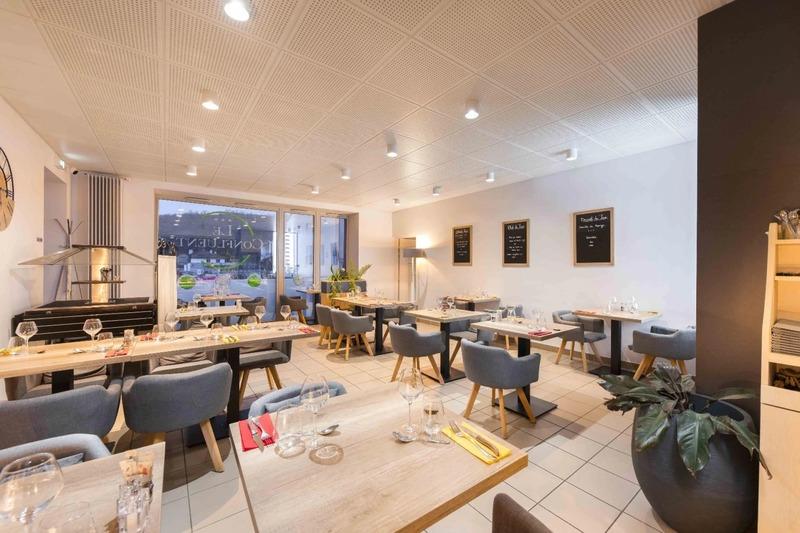 Local commercial - 700 m² - 19 pièces