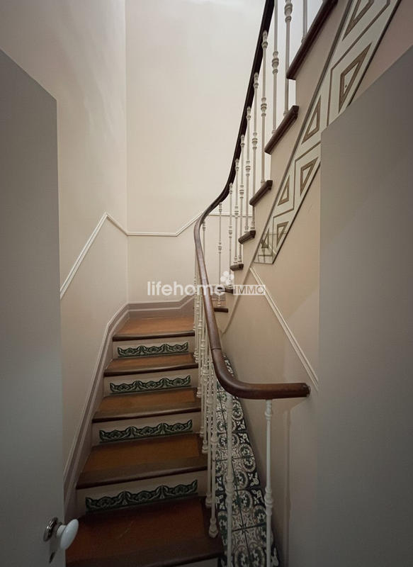 Duplex - 174 m² - 5 pièces