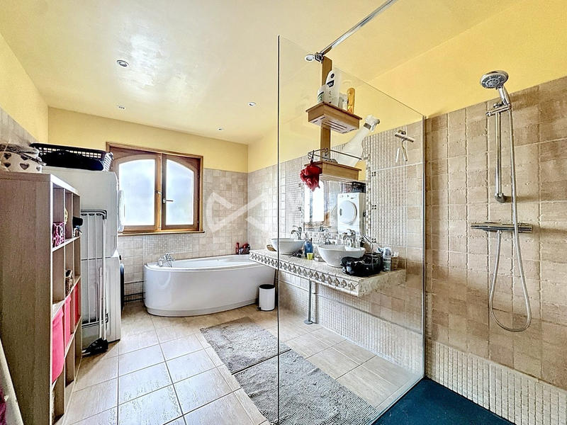 Maison - 138 m² - 5 pièces