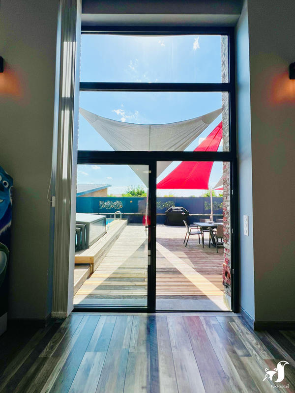 Maison - 300 m² - 8 pièces