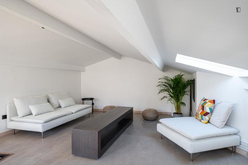 Chambre - 10 m² - 7 pièces