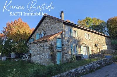 Maison - 95 m² - 7 pièces