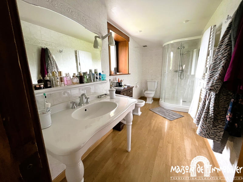 Maison - 380 m² - 9 pièces