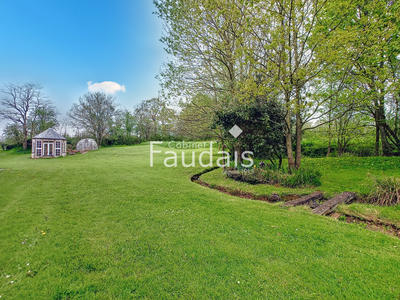 Propriété - 426 m² - 10 pièces