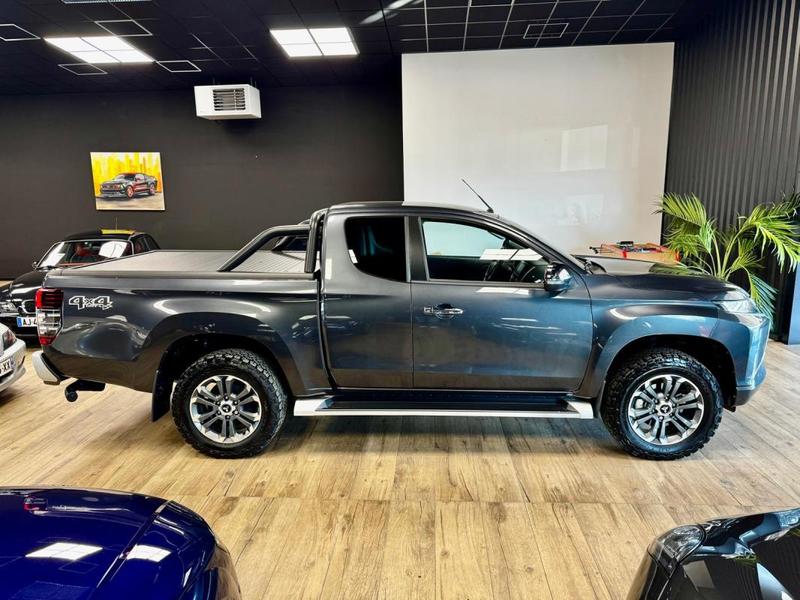 Mitsubishi L200 III Pick Up Club Cabine 2.2 Di-D 150 As&amp;G 4wd Intense Navi Connect 2p