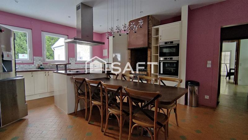 Maison - 355 m² - 18 pièces