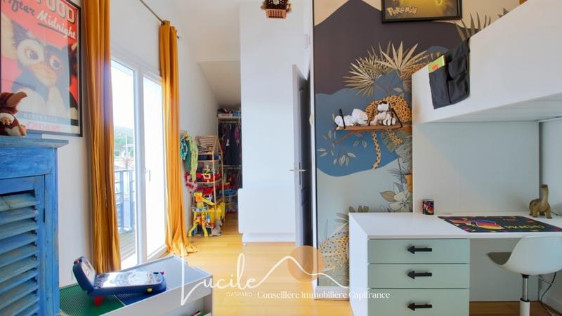 Maison - 162 m² - 9 pièces