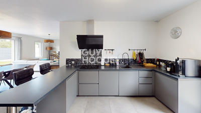 Maison - 92 m² - 5 pièces