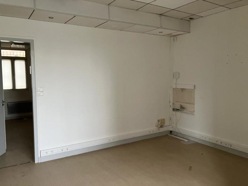 Local commercial - 60 m² - 4 pièces