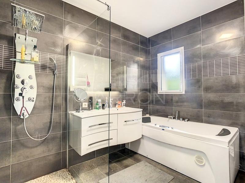 Villa - 177 m² - 6 pièces