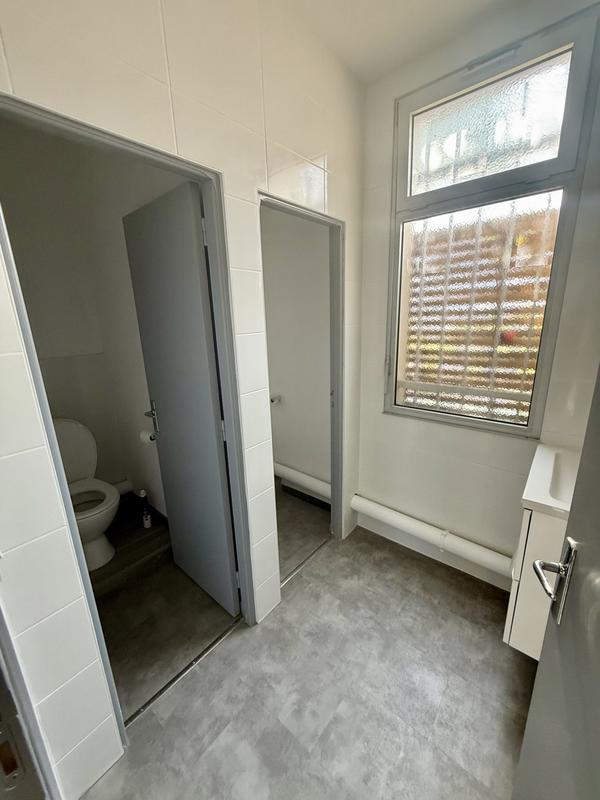 Local d'activités - 138 m²