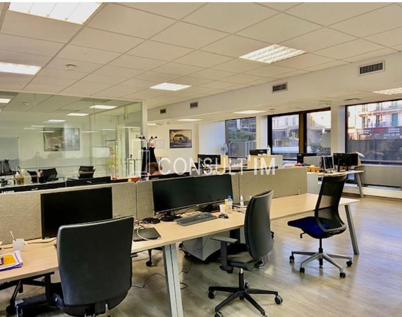 Bureau - 445 m²