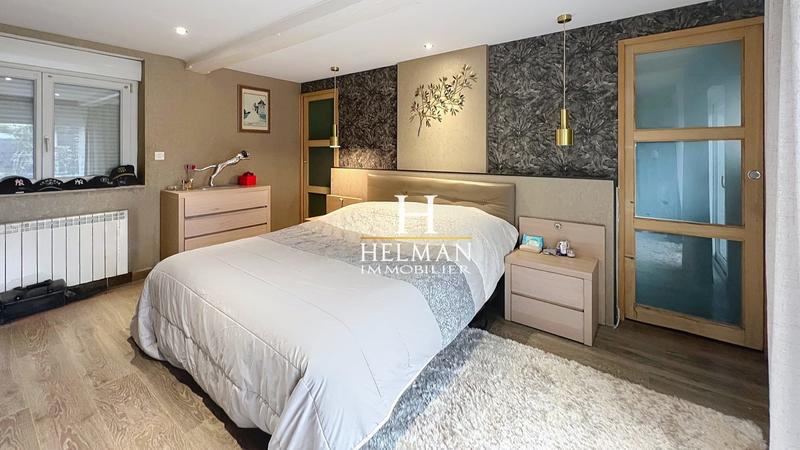 Maison - 201 m² - 6 pièces