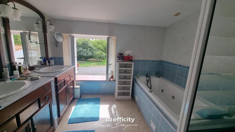 Maison - 258 m² - 11 pièces