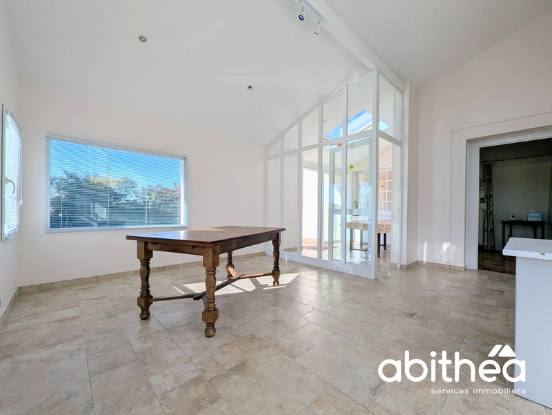 Maison - 180 m² - 8 pièces