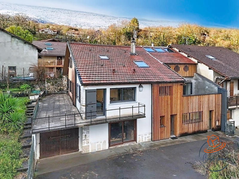 Maison - 367 m² - 9 pièces