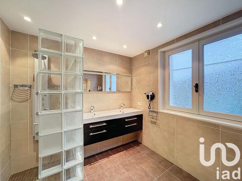 Maison - 147 m² - 5 pièces