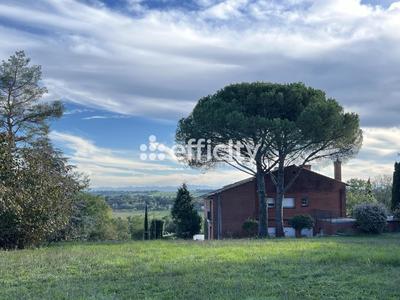 Maison - 416 m² - 8 pièces