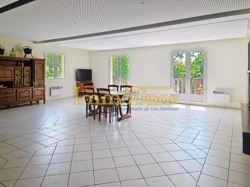 Maison - 330 m² - 9 pièces