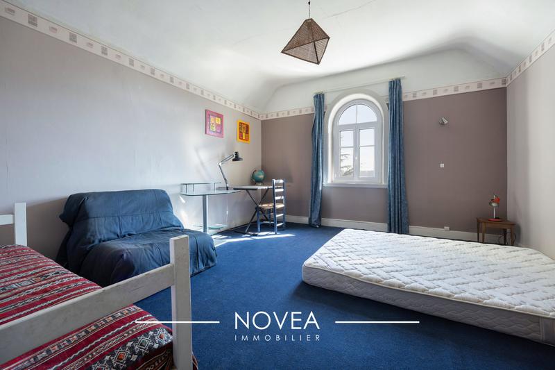 Maison ancienne - 210 m² - 8 pièces