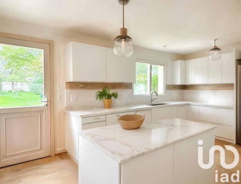 Maison - 185 m² - 8 pièces