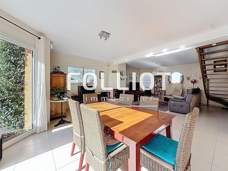 Maison - 137 m² - 5 pièces