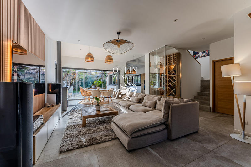 Villa - 230 m² - 6 pièces