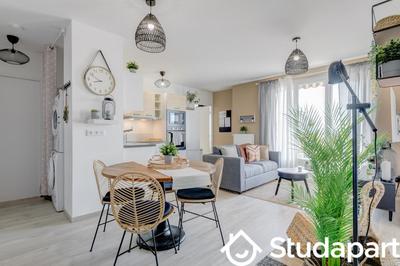 Chambre - 11 m² - 1 pièce