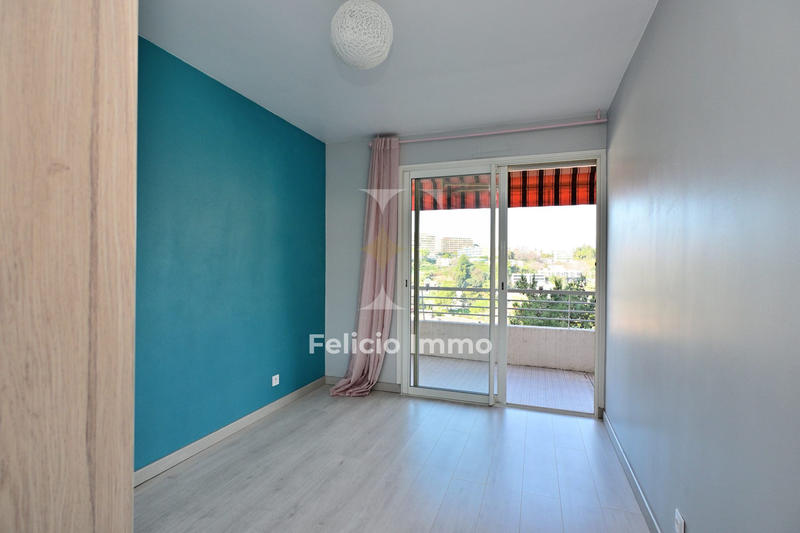 Appartement - 90 m² - 4 pièces