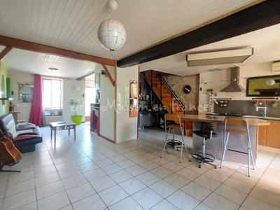 Maison en pierre - 103 m² - 2 pièces