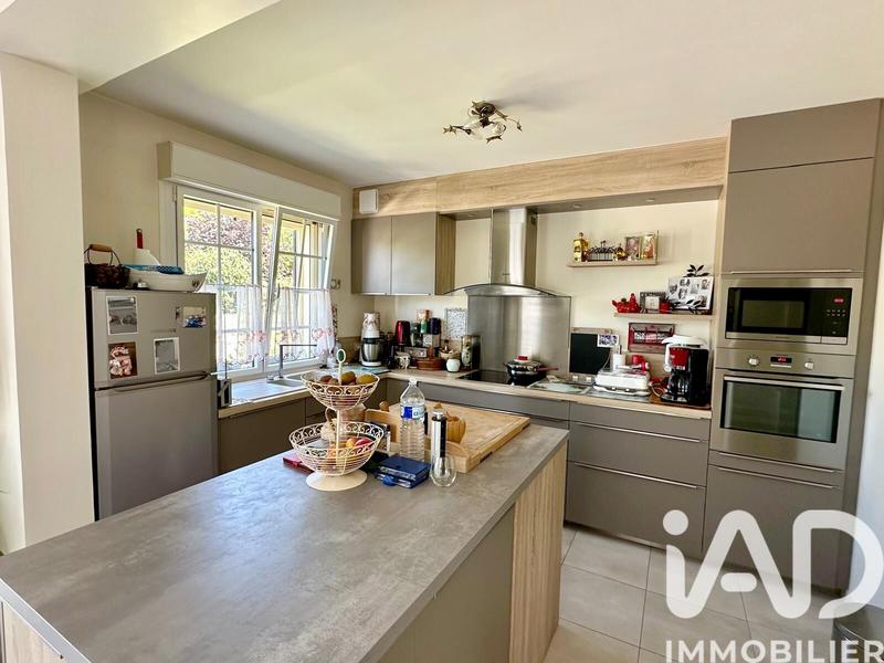 Maison - 185 m² - 8 pièces