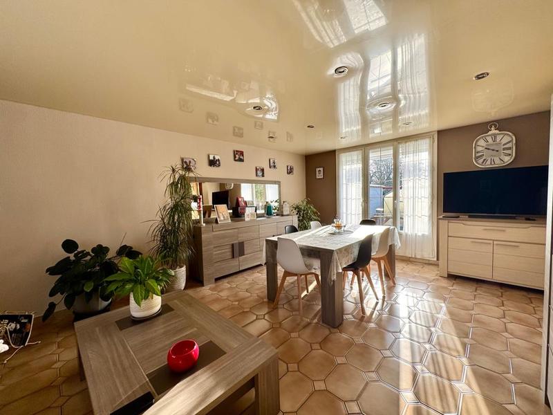 Maison - 85 m² - 4 pièces