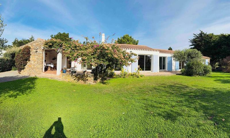 Maison traditionnelle - 156 m² - 6 pièces