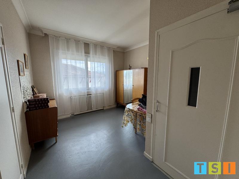 Maison - 217 m² - 7 pièces
