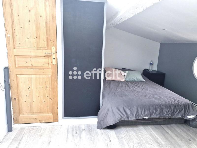 Maison - 374 m² - 9 pièces