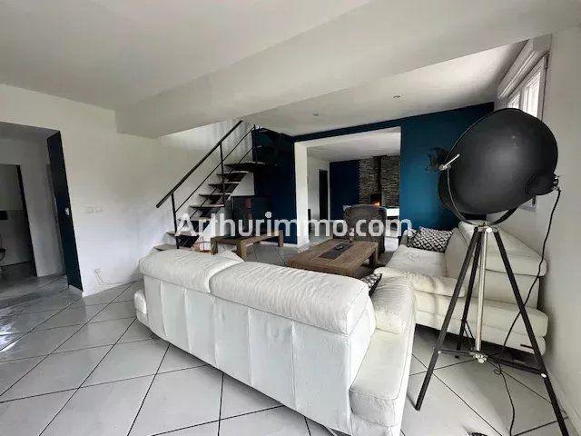 Maison - 160 m² - 5 pièces