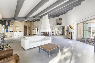 Villa - 284 m² - 7 pièces