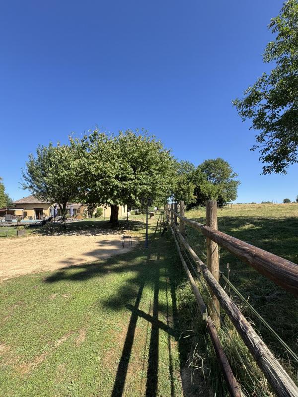 Maison - 250 m² - 6 pièces