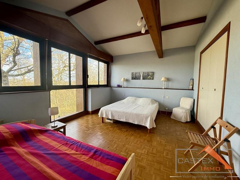 Maison en pierre - 223 m² - 7 pièces