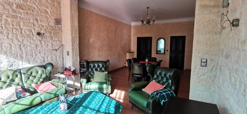 Villa - 302 m² - 13 pièces