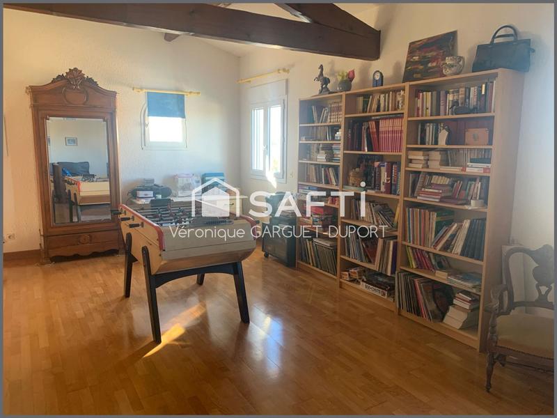 Maison - 218 m² - 8 pièces