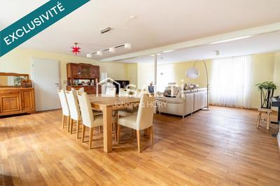 Maison - 220 m² - 11 pièces