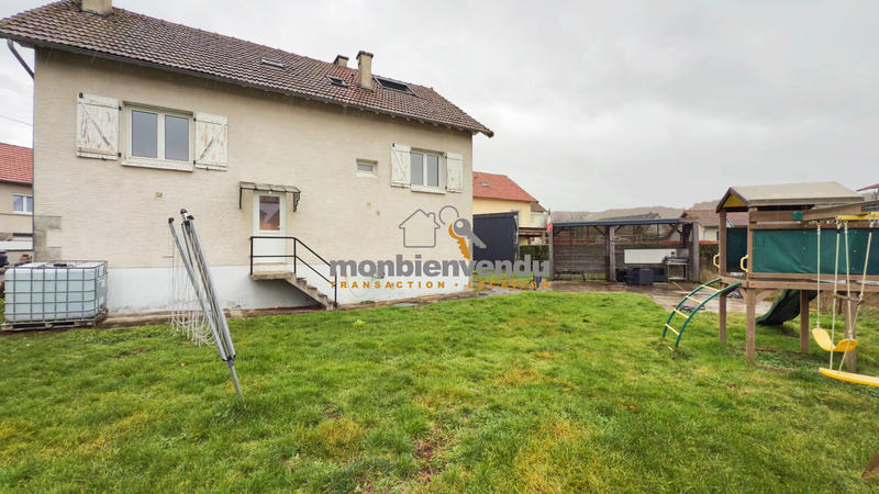 Maison - 99 m² - 5 pièces