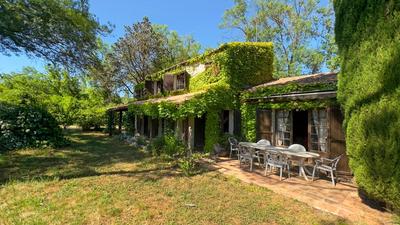 Demeure - 206 m² - 11 pièces