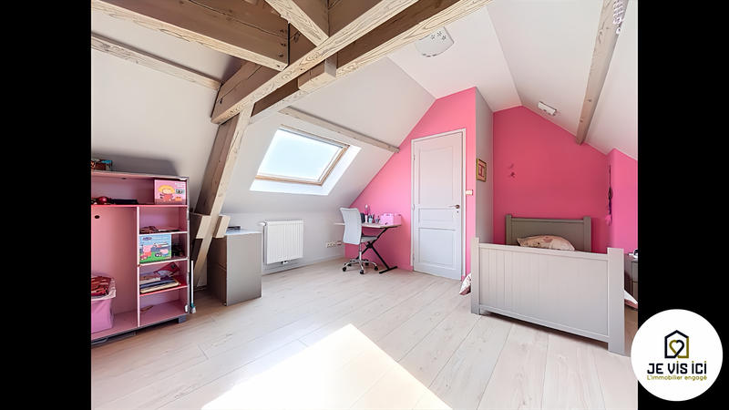 Maison - 220 m² - 8 pièces