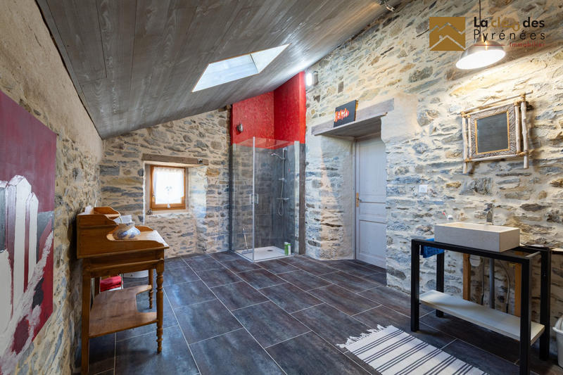 Maison traditionnelle - 190 m² - 5 pièces